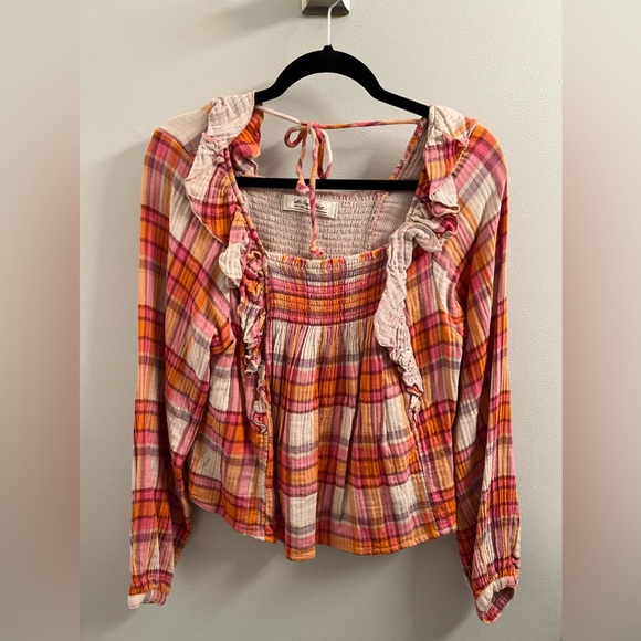 Free people top. Perfect condition. Worn 1-2 times only. Size small - Picture 1 of 3